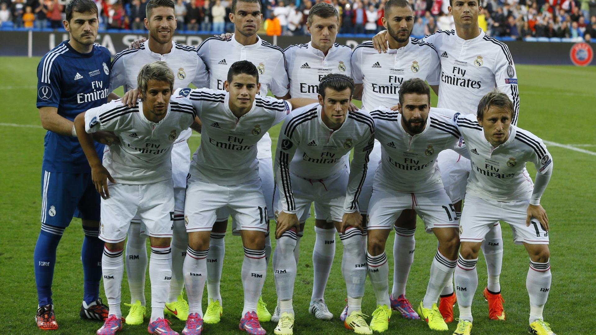 乐鱼体育-“球场趣事：运动员场外的爆笑趣味瞬间”，球场上运动员的描写