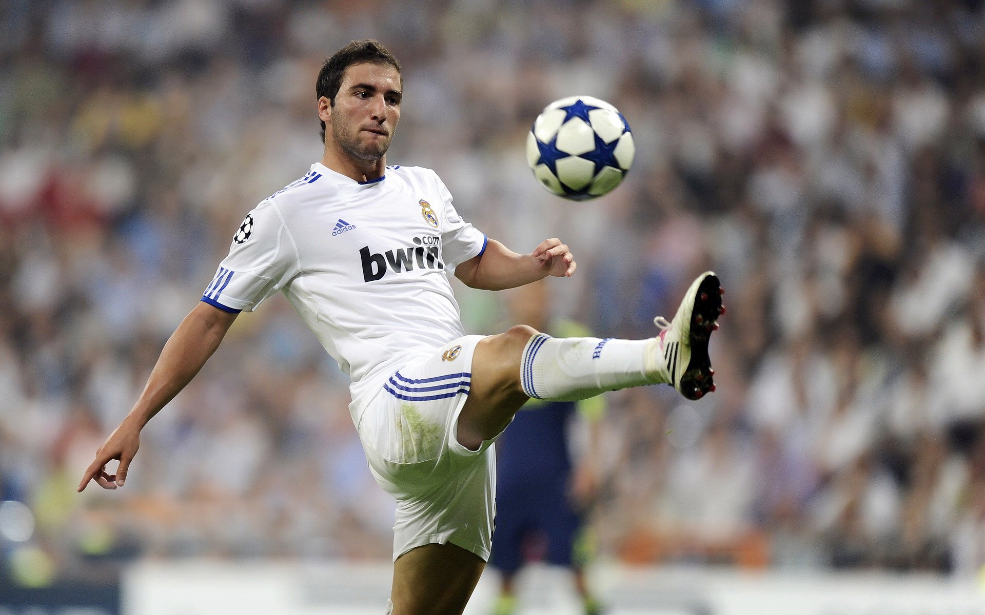 乐鱼在线-马赛1-0击败蒙彼利埃，武卡乔绝杀终结战局，马赛武士